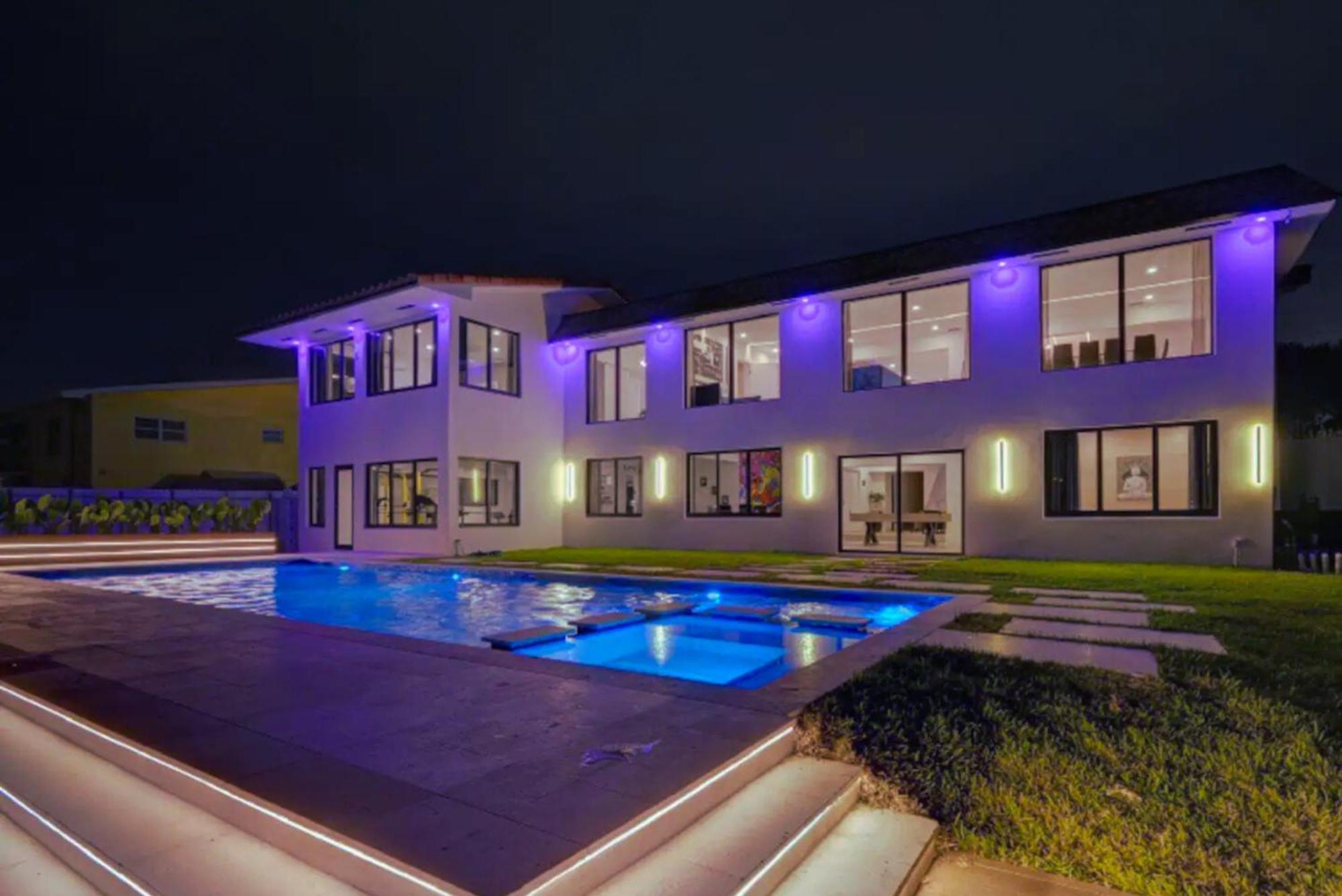 Pousada Luxe Waterfront Mansion W Private Nightclub, Cinema, Game Room, Gym & Pool