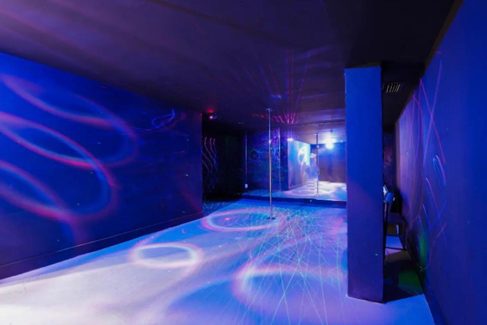 Luxe Waterfront Mansion W Private Nightclub, Cinema, Game Room, Gym & Pool Pousada Miami