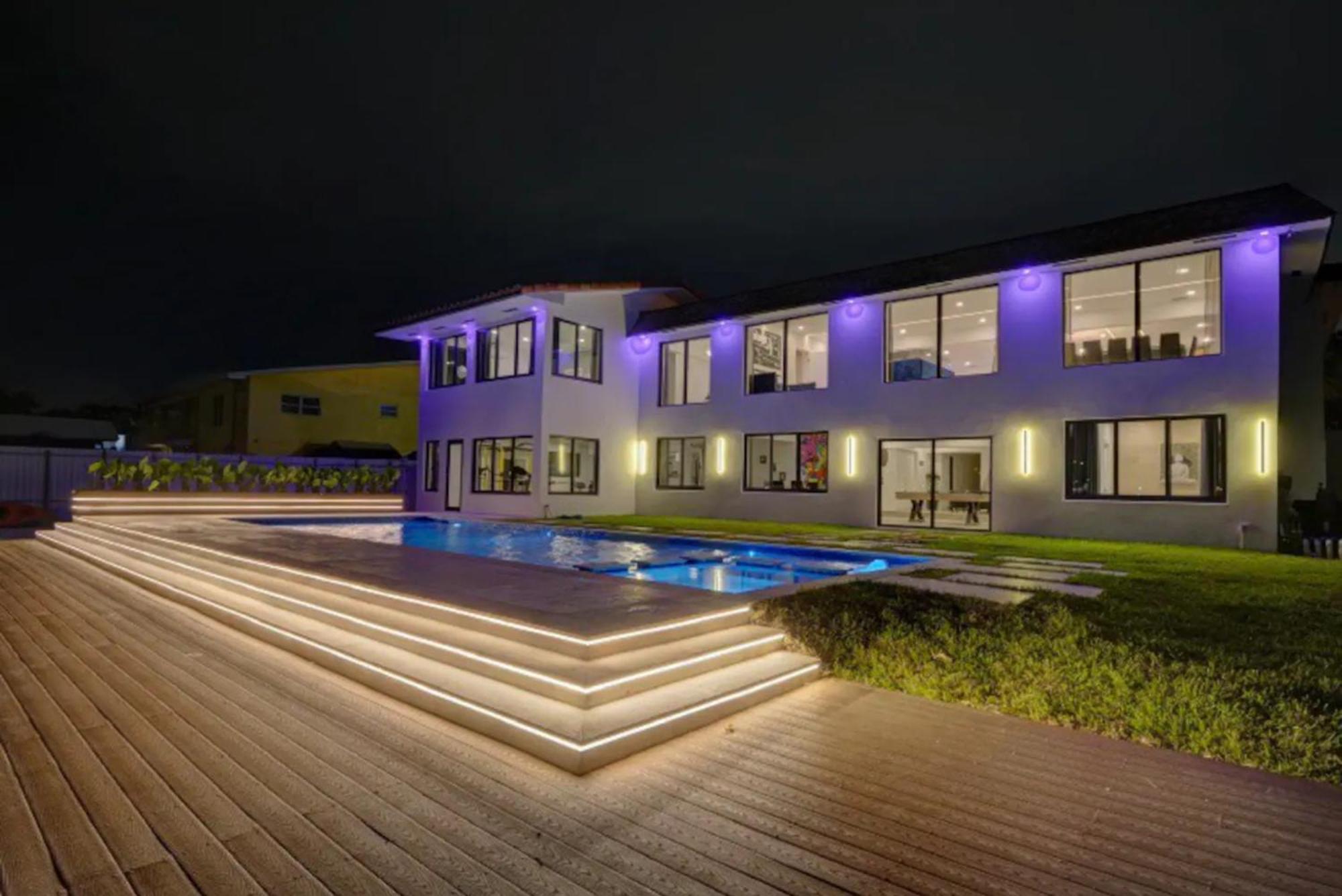 Luxe Waterfront Mansion W Private Nightclub, Cinema, Game Room, Gym & Pool Pousada *